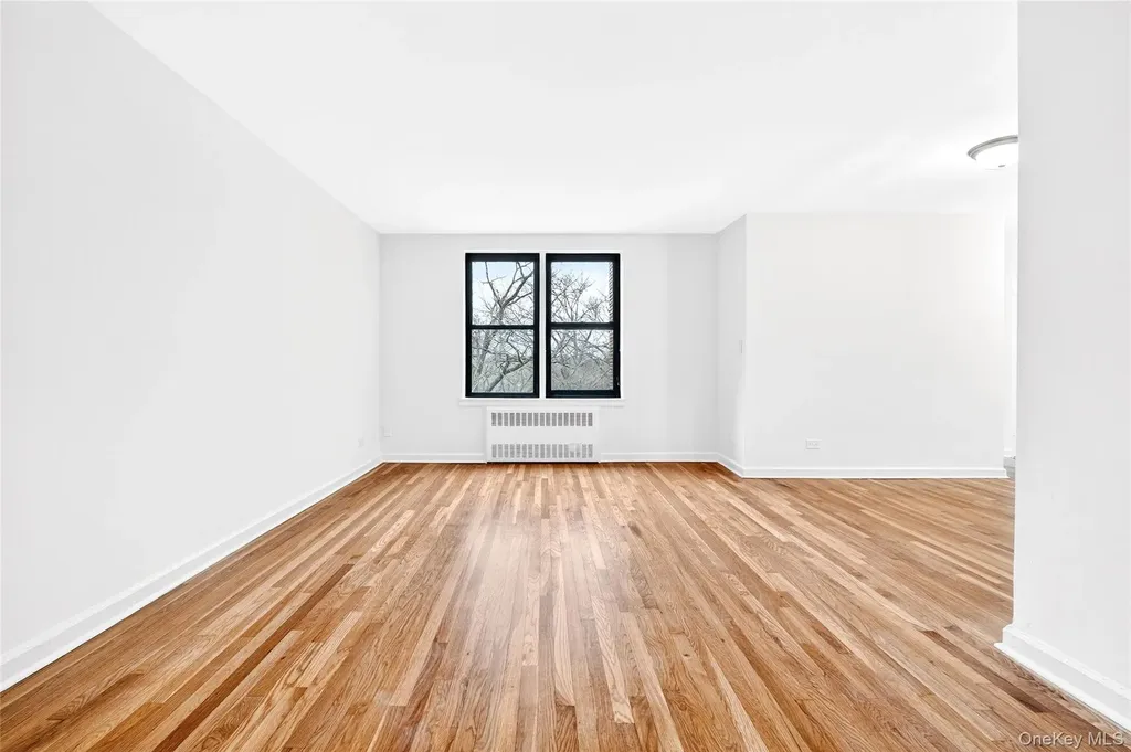2244 Bronx Park E Bronx NY 10467