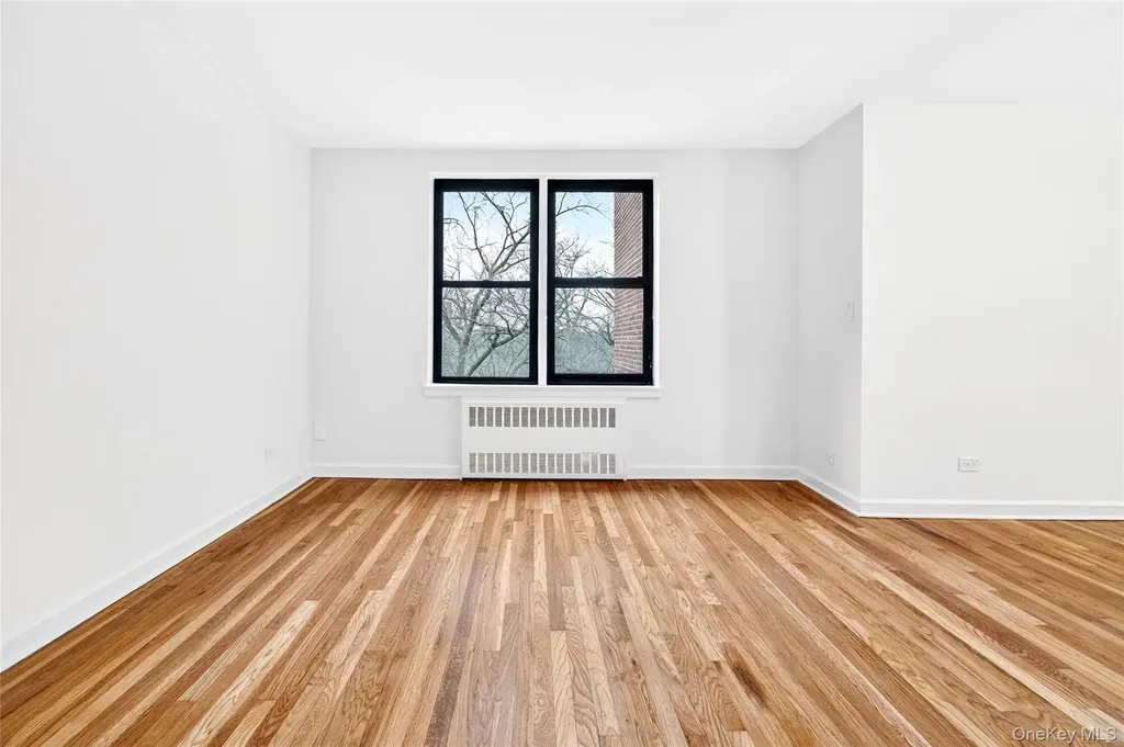 2244 Bronx Park E Bronx NY 10467
