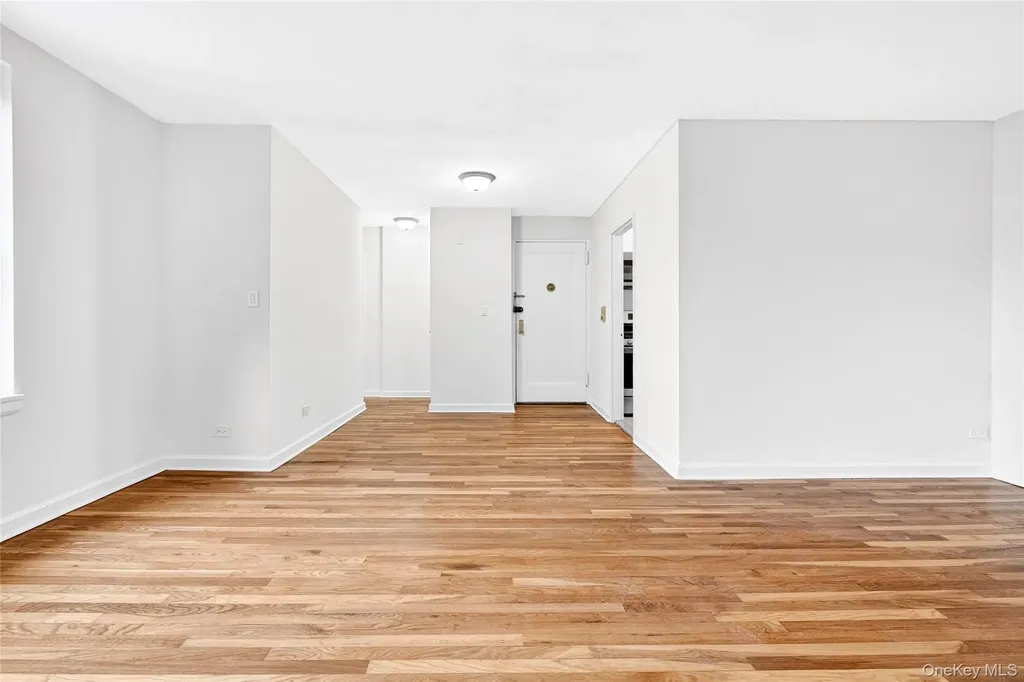 2244 Bronx Park E Bronx NY 10467