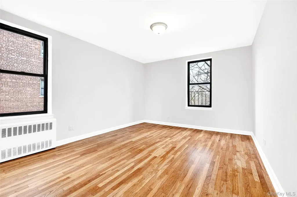 2244 Bronx Park E Bronx NY 10467
