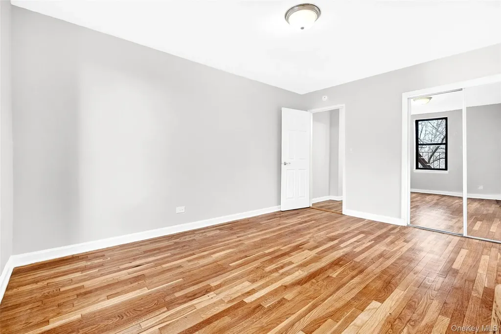 2244 Bronx Park E Bronx NY 10467