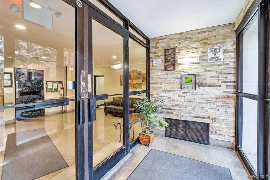 2244 Bronx Park E Bronx NY 10467
