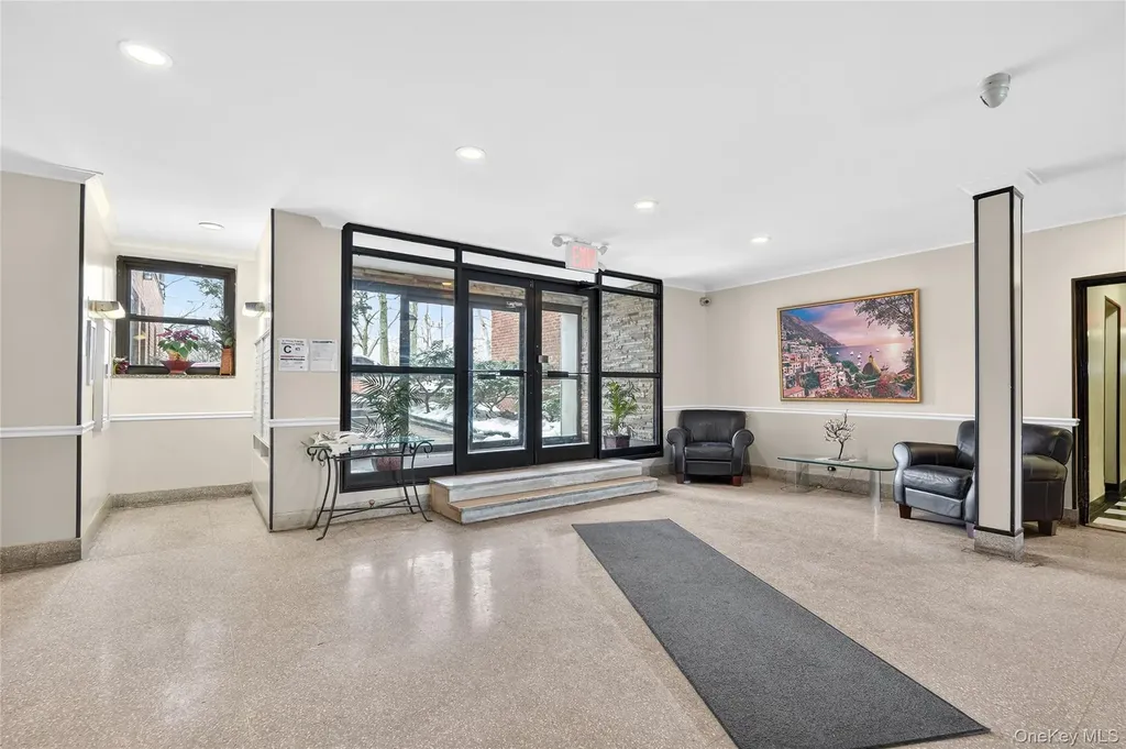 2244 Bronx Park E Bronx NY 10467