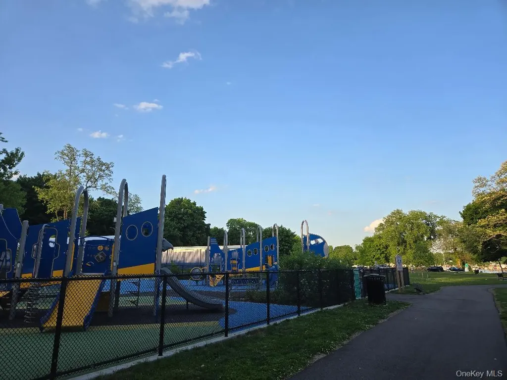 139 8th Street Verplanck NY 10596