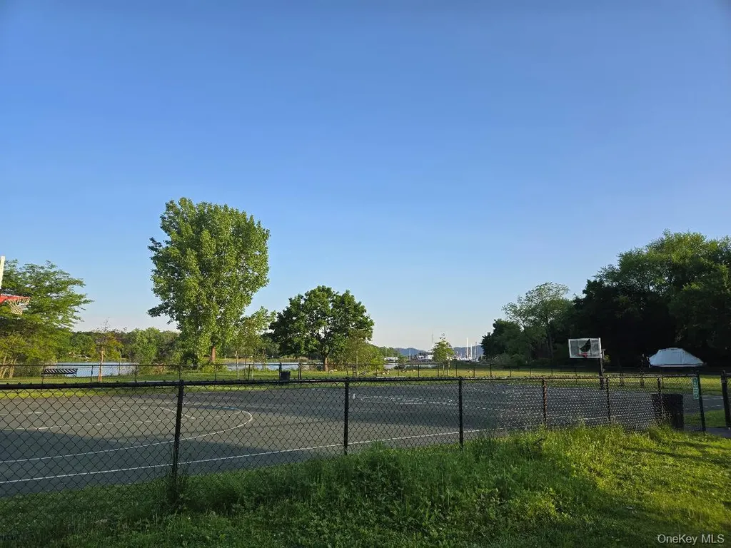 139 8th Street Verplanck NY 10596