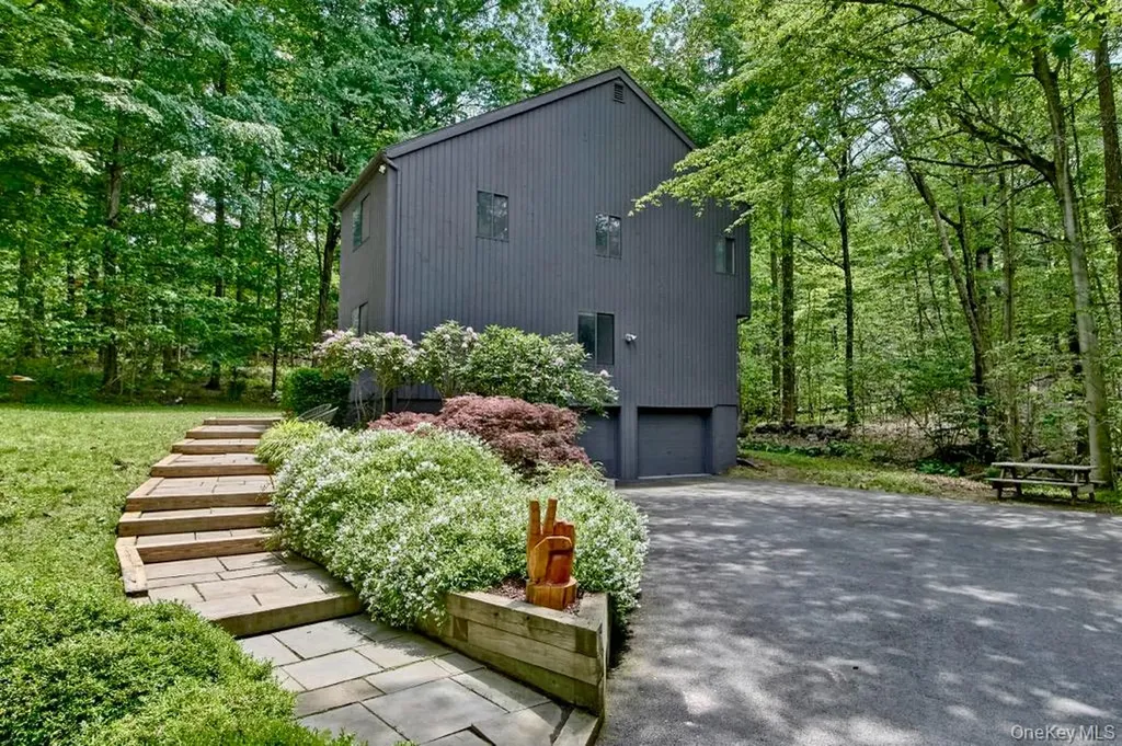 10 Bisbee Lane South Salem NY 10590