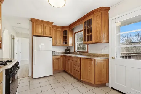 59 Brook Street Mahopac NY 10541