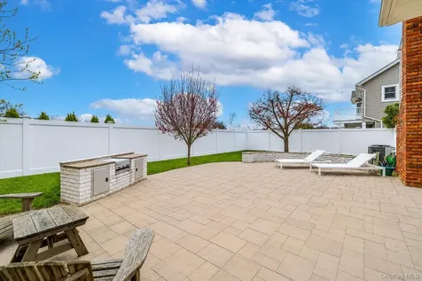 29 Donna Lane Lido Beach NY 11561