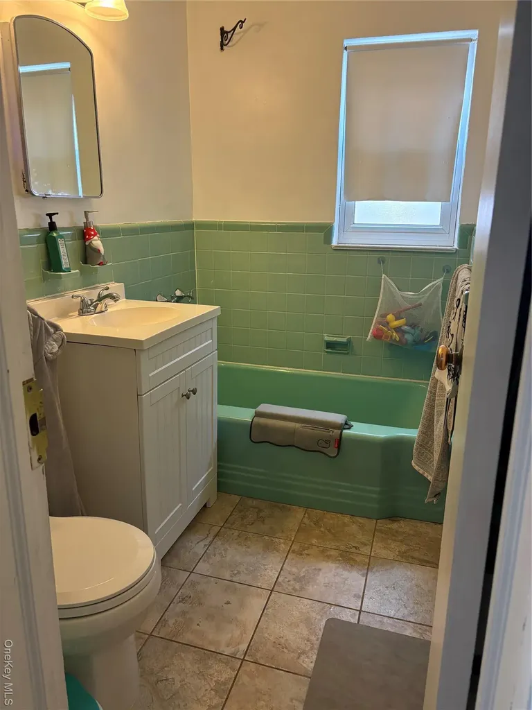 344 E Penn Street Long Beach NY 11561