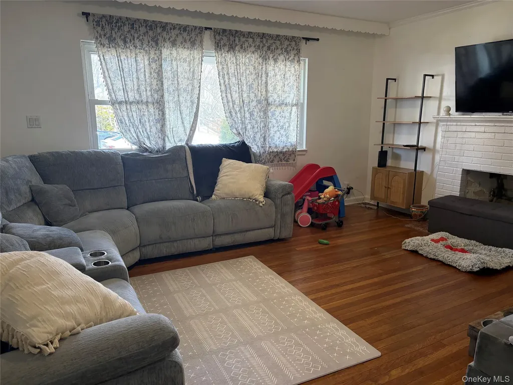 344 E Penn Street Long Beach NY 11561