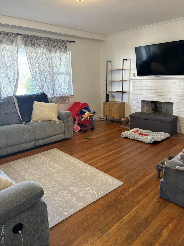 344 E Penn Street Long Beach NY 11561