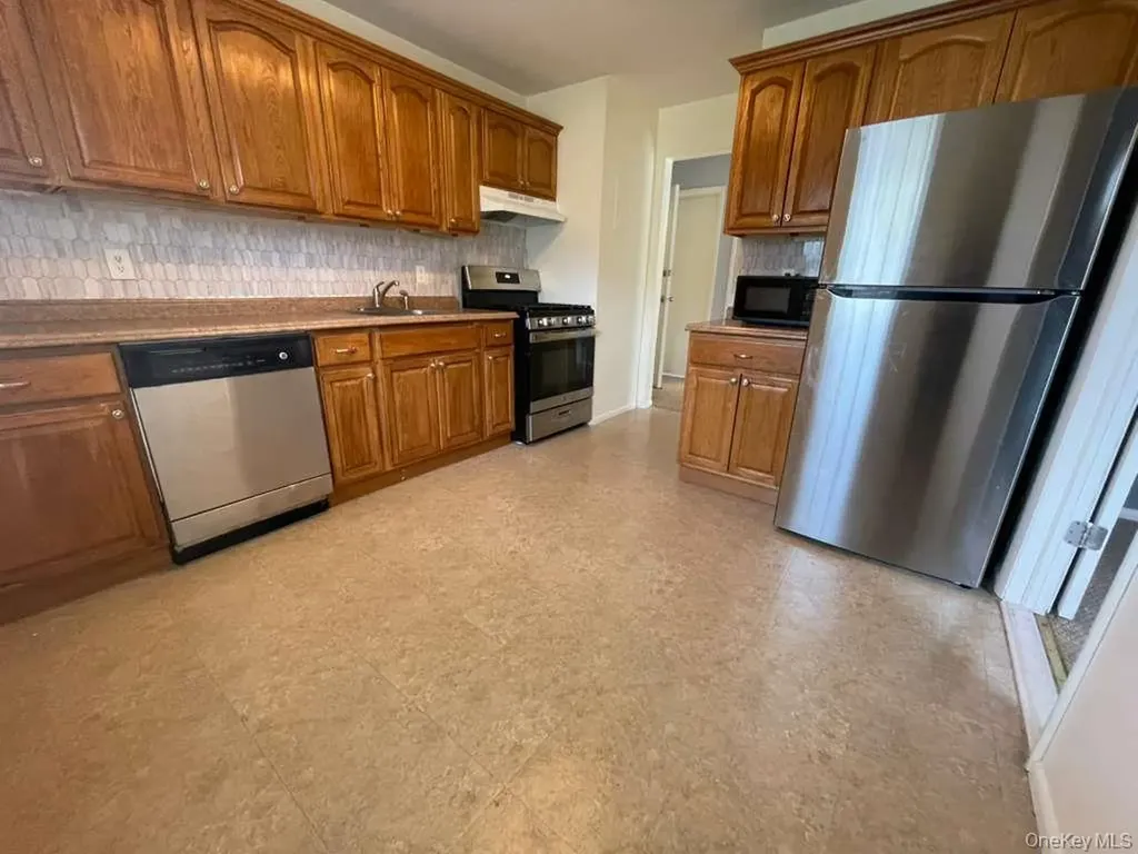 220 Parkside Drive Suffern NY 10901