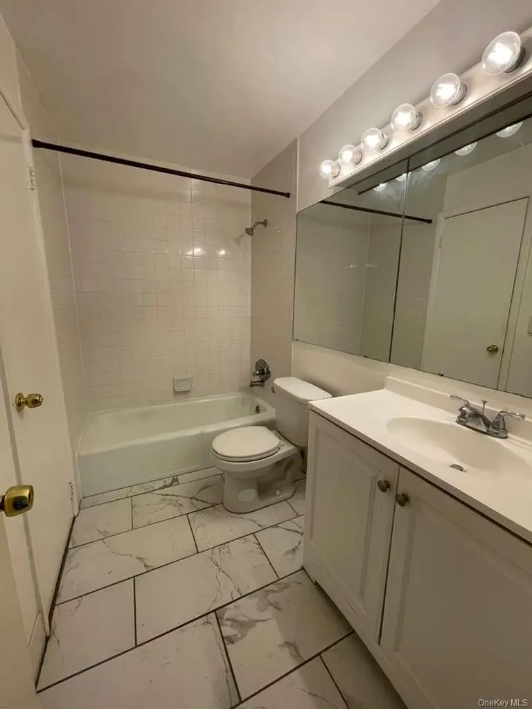220 Parkside Drive Suffern NY 10901