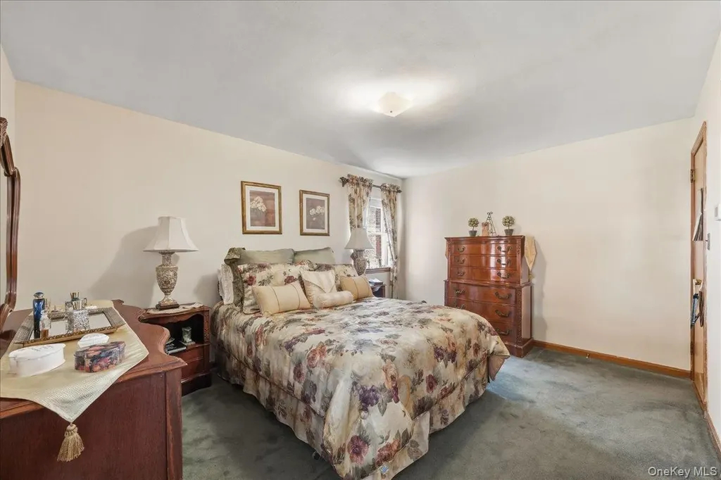 214 Central Boulevard New Hyde Park NY 11040