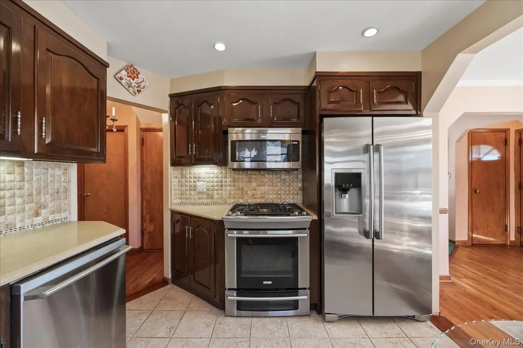 214 Central Boulevard New Hyde Park NY 11040