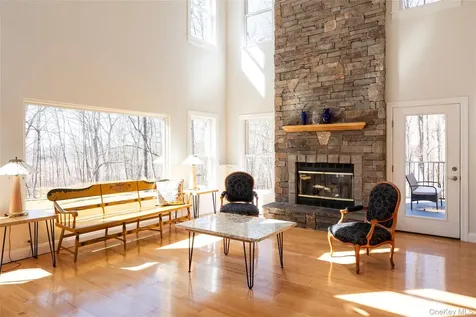 35 Peacock Road Rhinebeck NY 12572