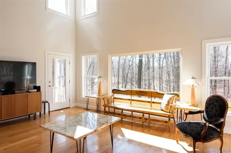 35 Peacock Road Rhinebeck NY 12572