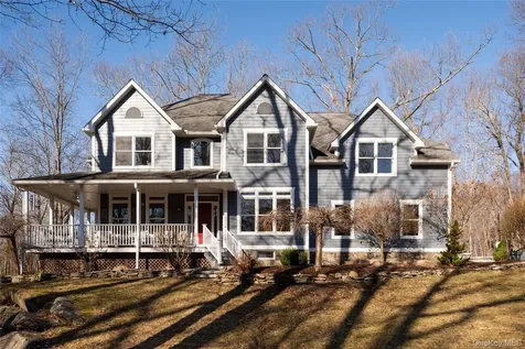 35 Peacock Road Rhinebeck NY 12572