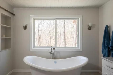 35 Peacock Road Rhinebeck NY 12572