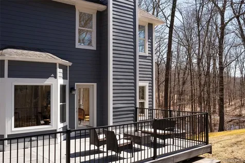 35 Peacock Road Rhinebeck NY 12572