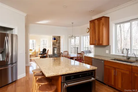 35 Peacock Road Rhinebeck NY 12572
