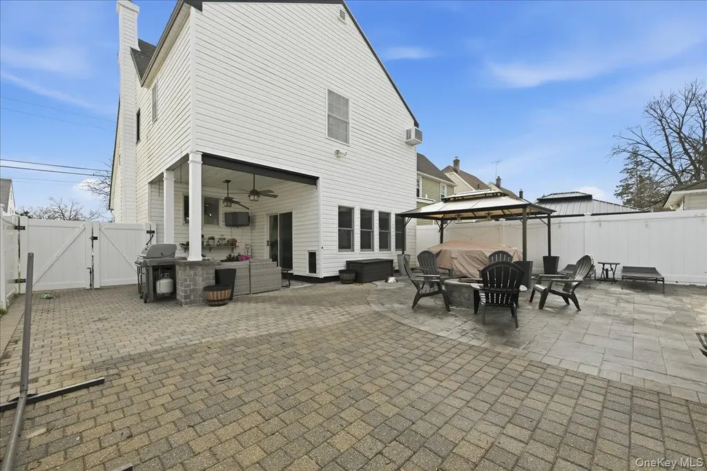 56 Broad Street Williston Park NY 11596