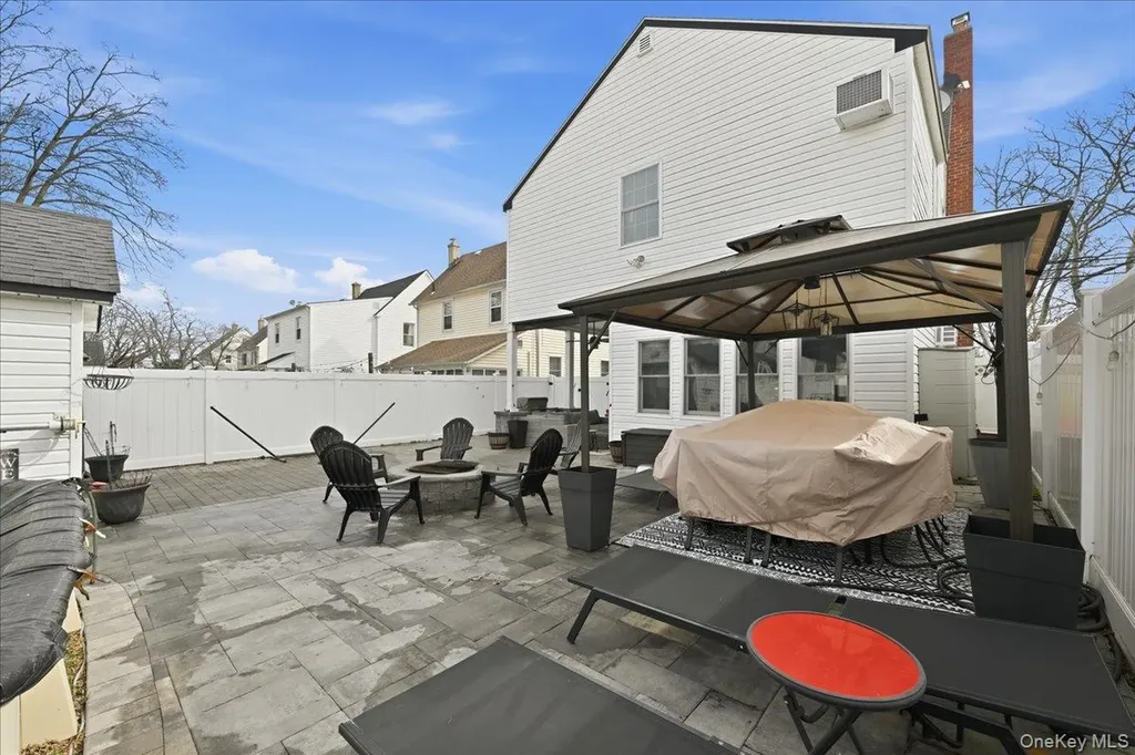 56 Broad Street Williston Park NY 11596