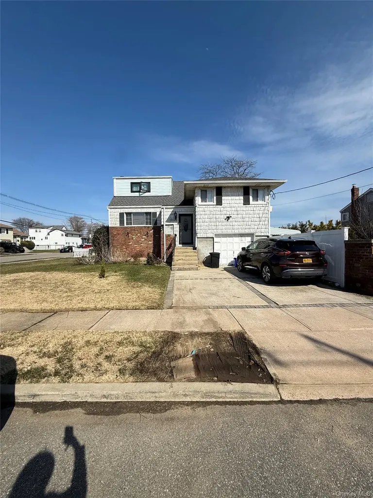 433 Miller Avenue Freeport NY 11520