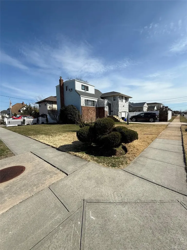 433 Miller Avenue Freeport NY 11520
