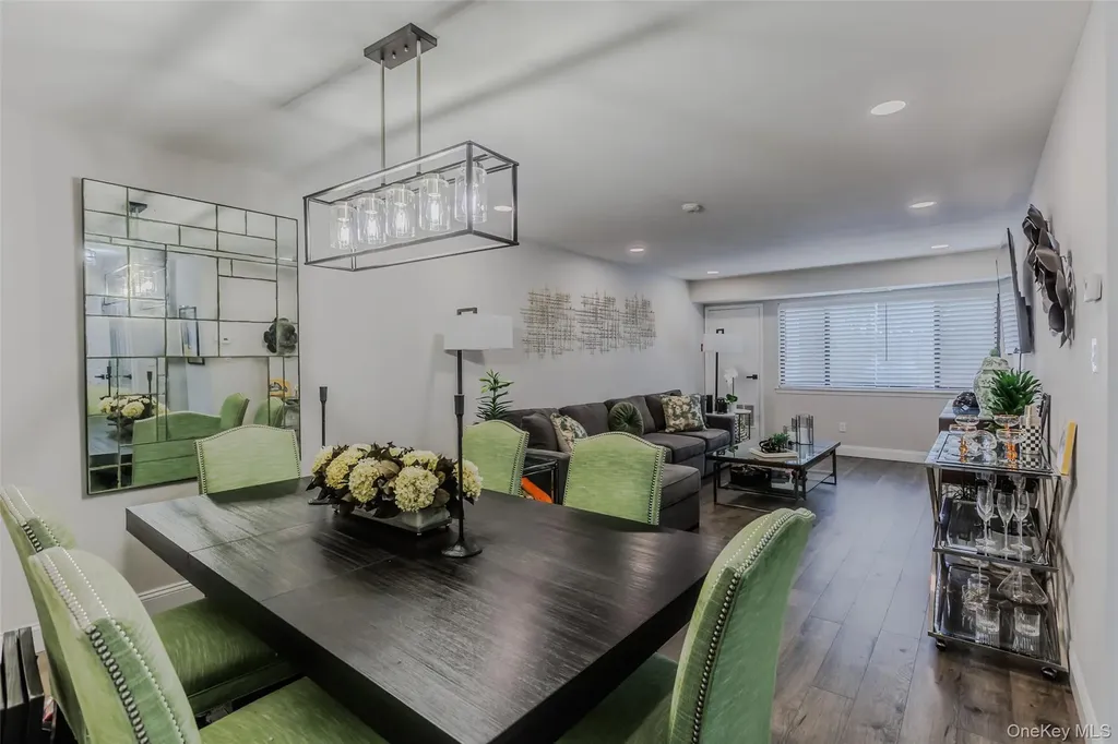172 Pointe Circle N Coram NY 11727