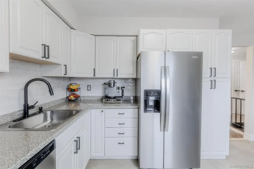 172 Pointe Circle N Coram NY 11727