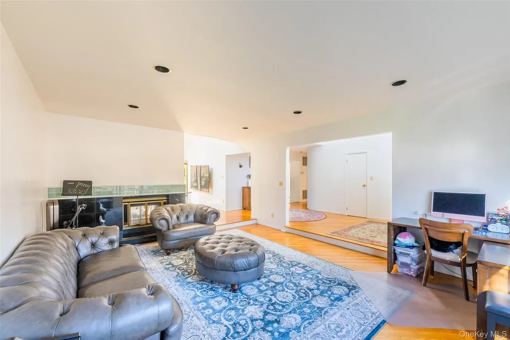 17 Princeton Drive Syosset NY 11791