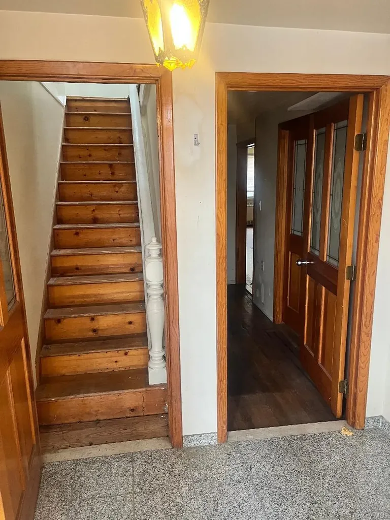 23-84 33rd Astoria NY 11105