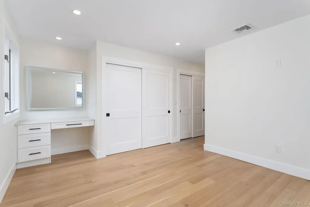 2547 Army Place Bellmore NY 11710