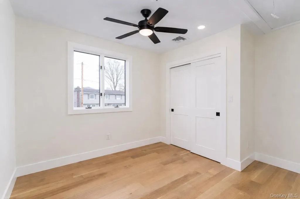 2547 Army Place Bellmore NY 11710