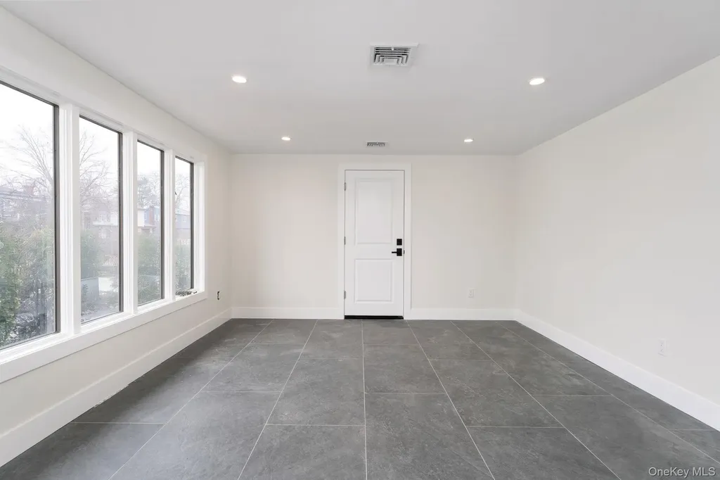 2547 Army Place Bellmore NY 11710