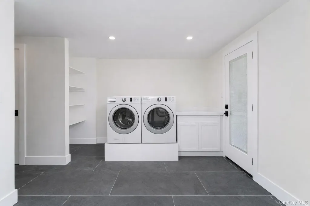 2547 Army Place Bellmore NY 11710