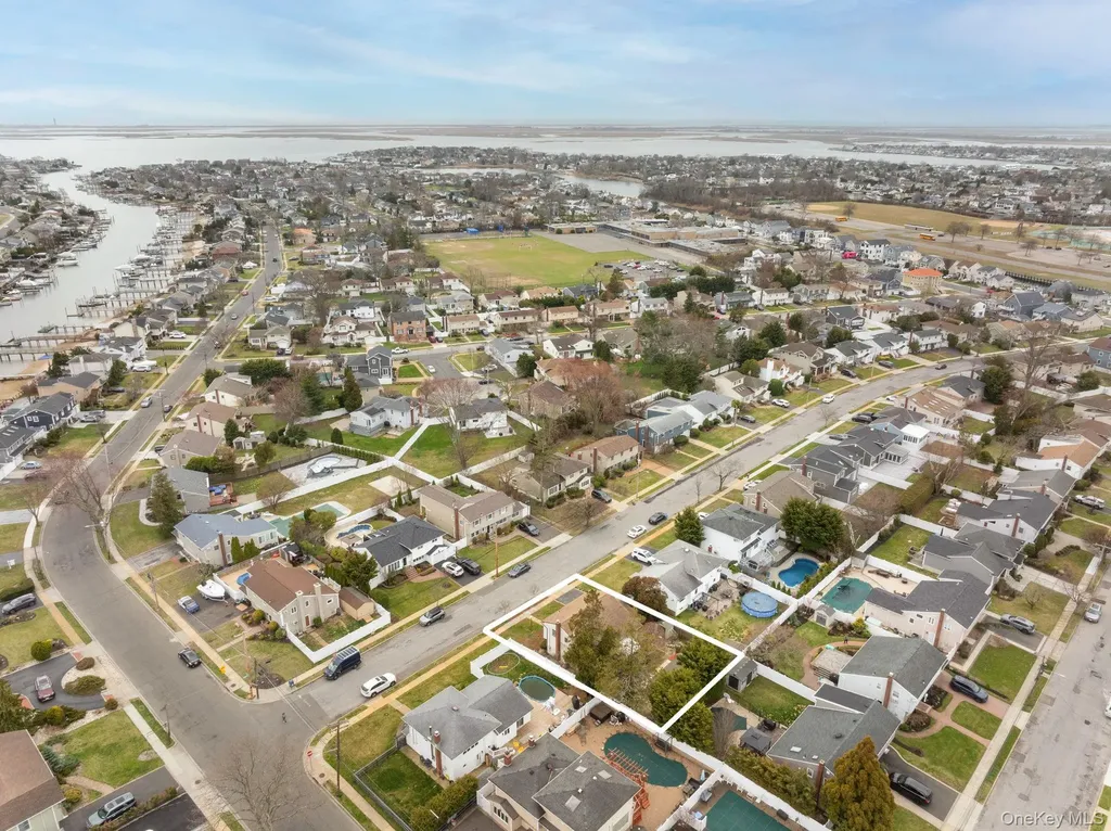 2547 Army Place Bellmore NY 11710