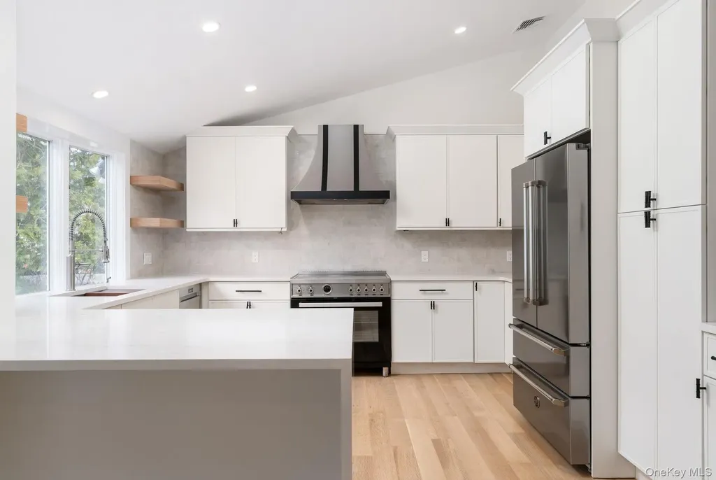 2547 Army Place Bellmore NY 11710