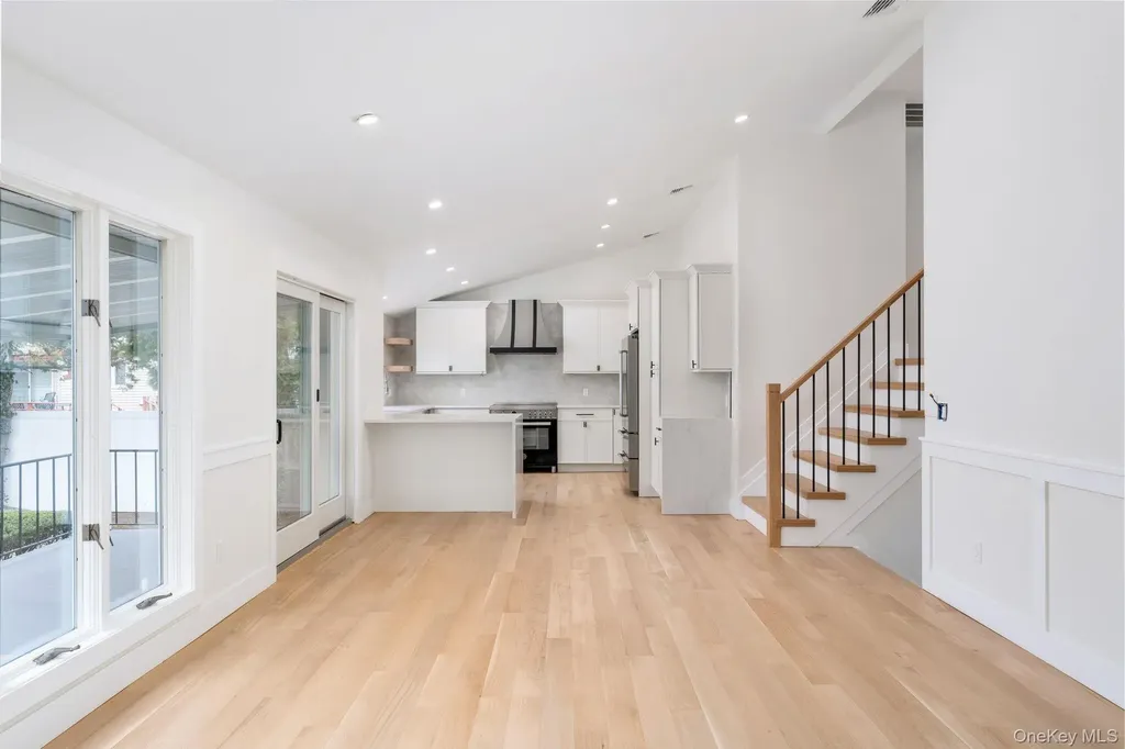 2547 Army Place Bellmore NY 11710