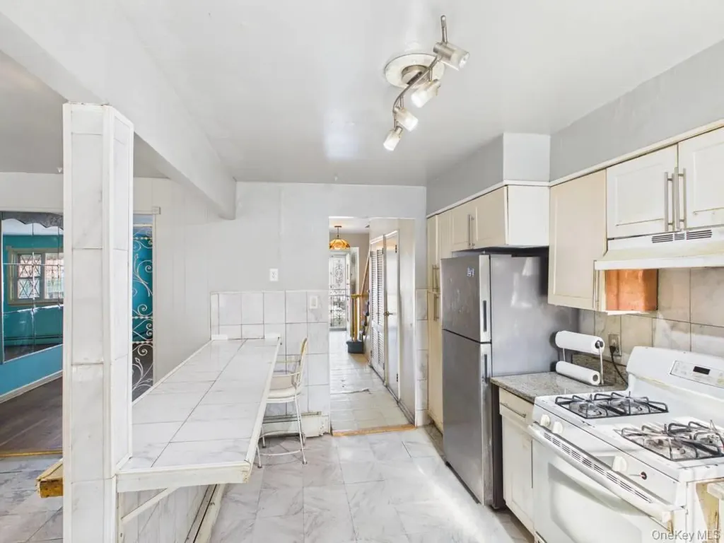 1256 Allerton Avenue Bronx NY 10469