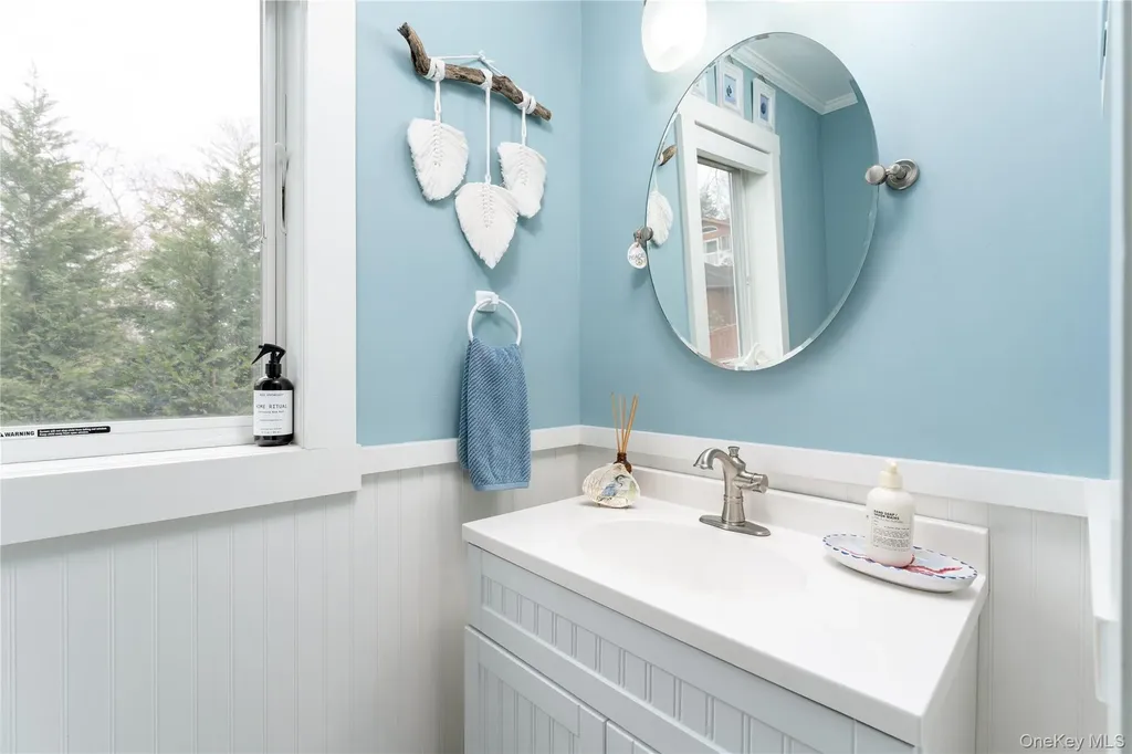 61 Atlantic Avenue Hampton Bays NY 11946