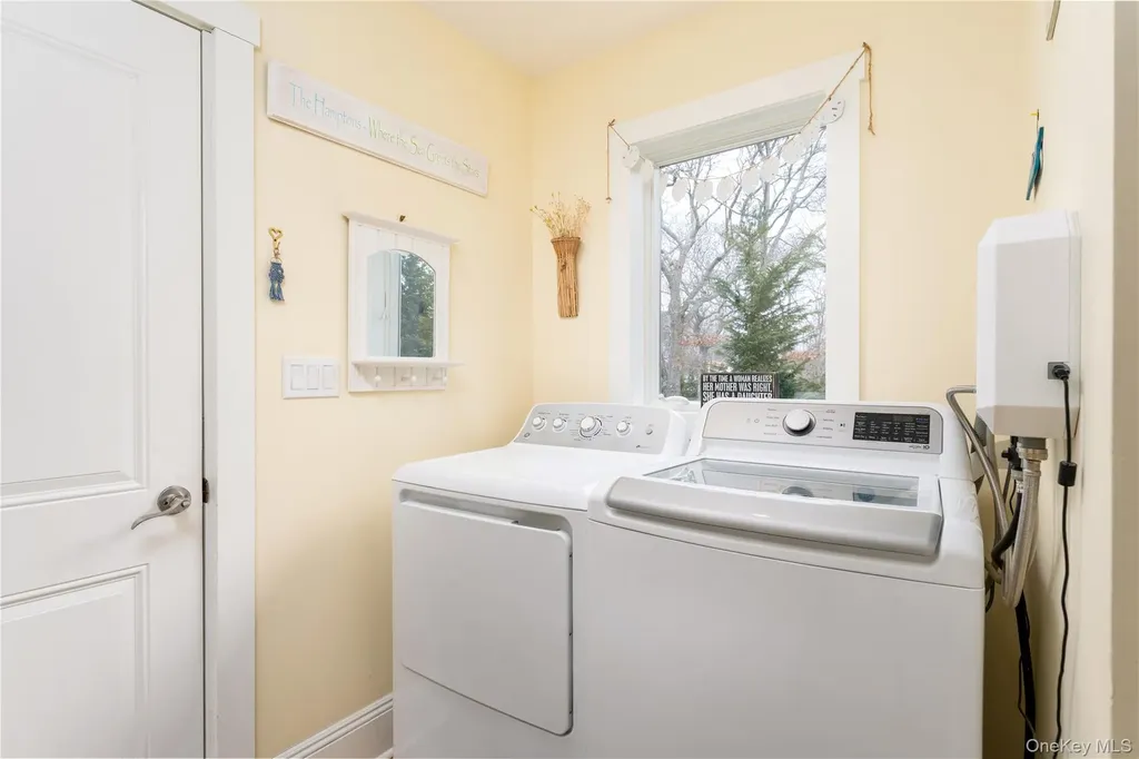61 Atlantic Avenue Hampton Bays NY 11946