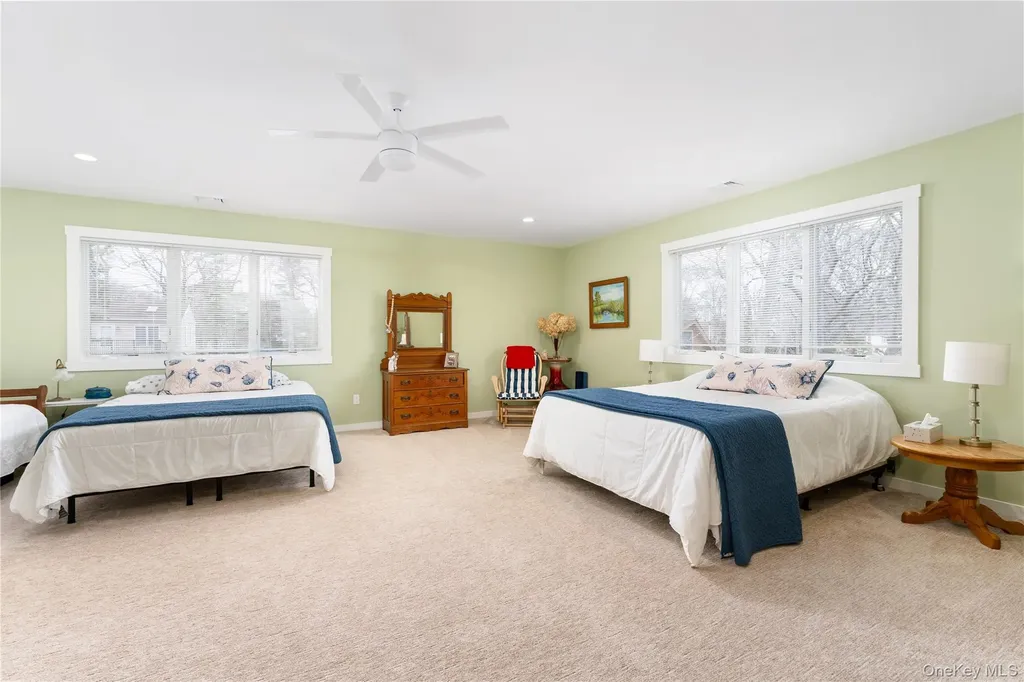 61 Atlantic Avenue Hampton Bays NY 11946