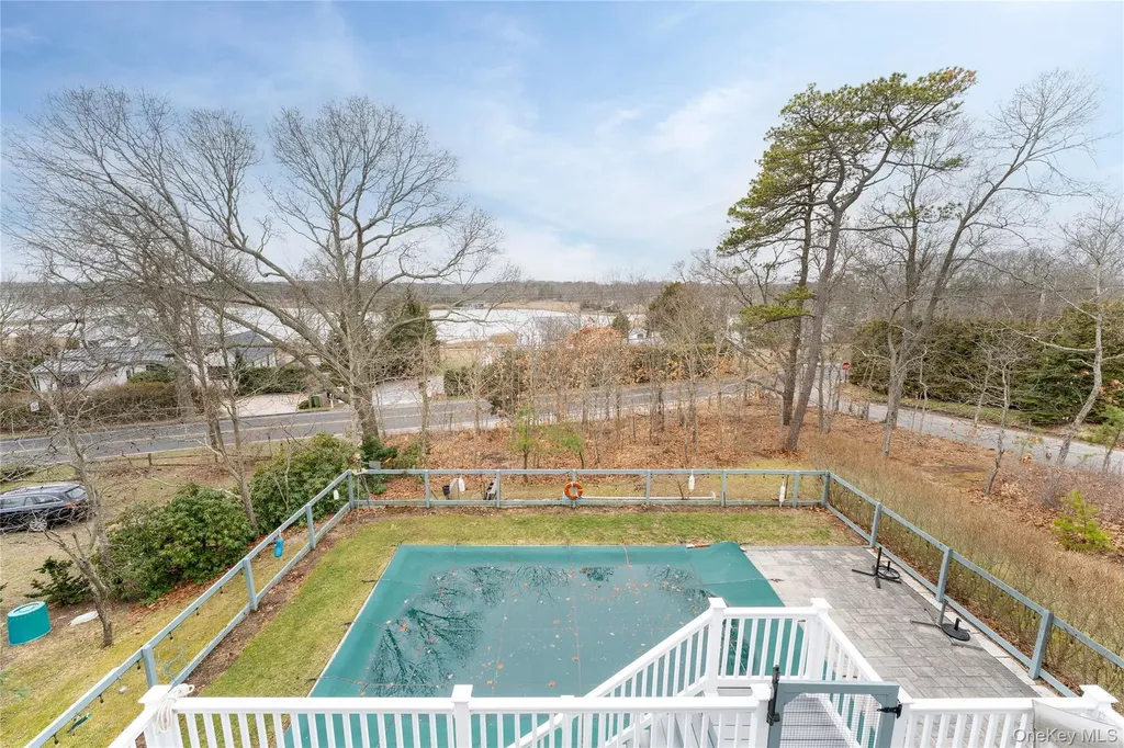 61 Atlantic Avenue Hampton Bays NY 11946