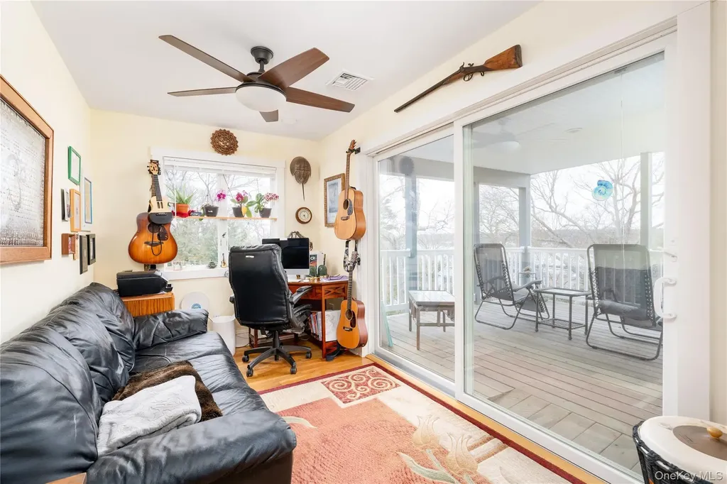 61 Atlantic Avenue Hampton Bays NY 11946