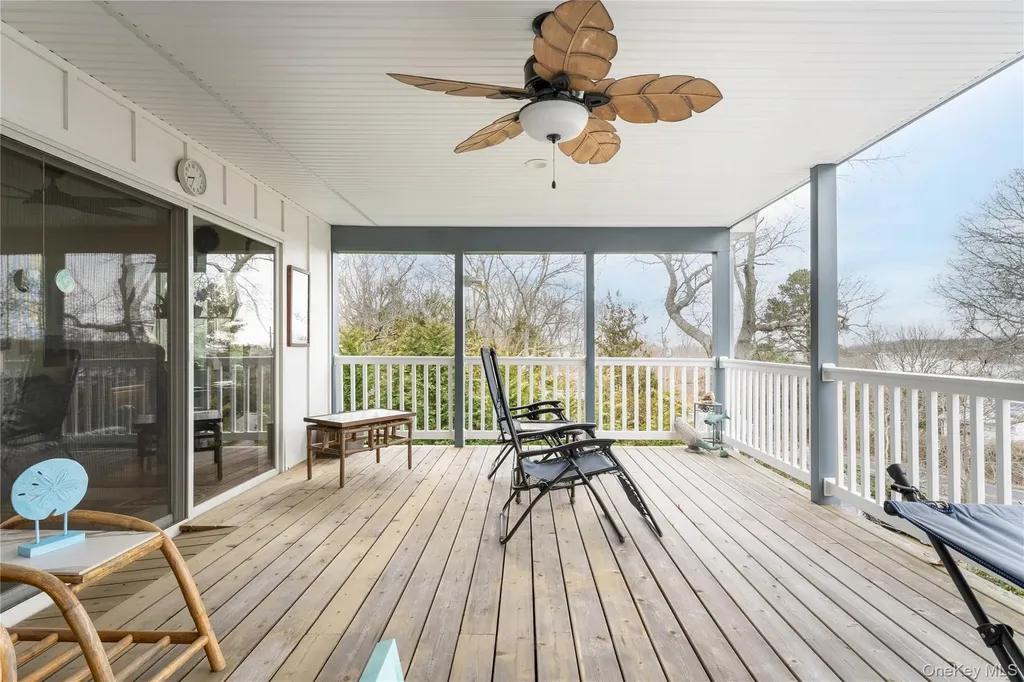 61 Atlantic Avenue Hampton Bays NY 11946