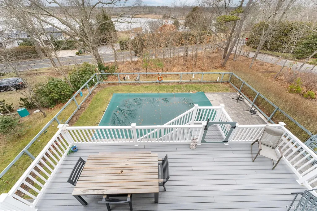 61 Atlantic Avenue Hampton Bays NY 11946