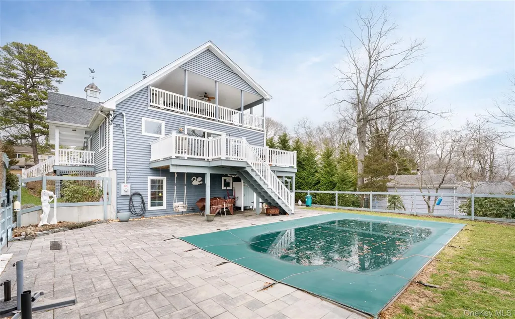 61 Atlantic Avenue Hampton Bays NY 11946
