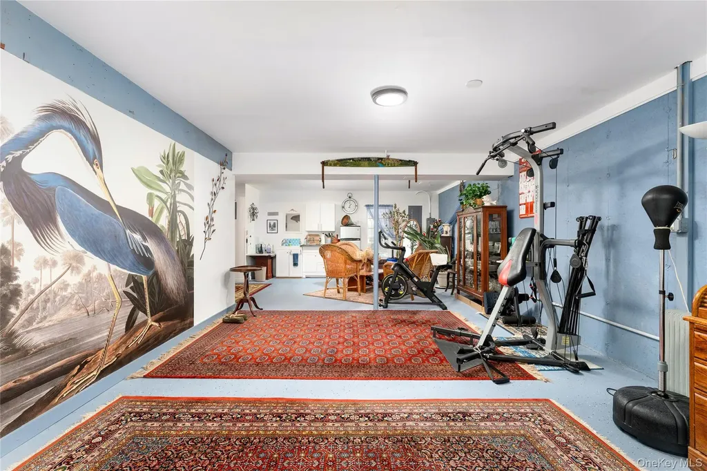 61 Atlantic Avenue Hampton Bays NY 11946